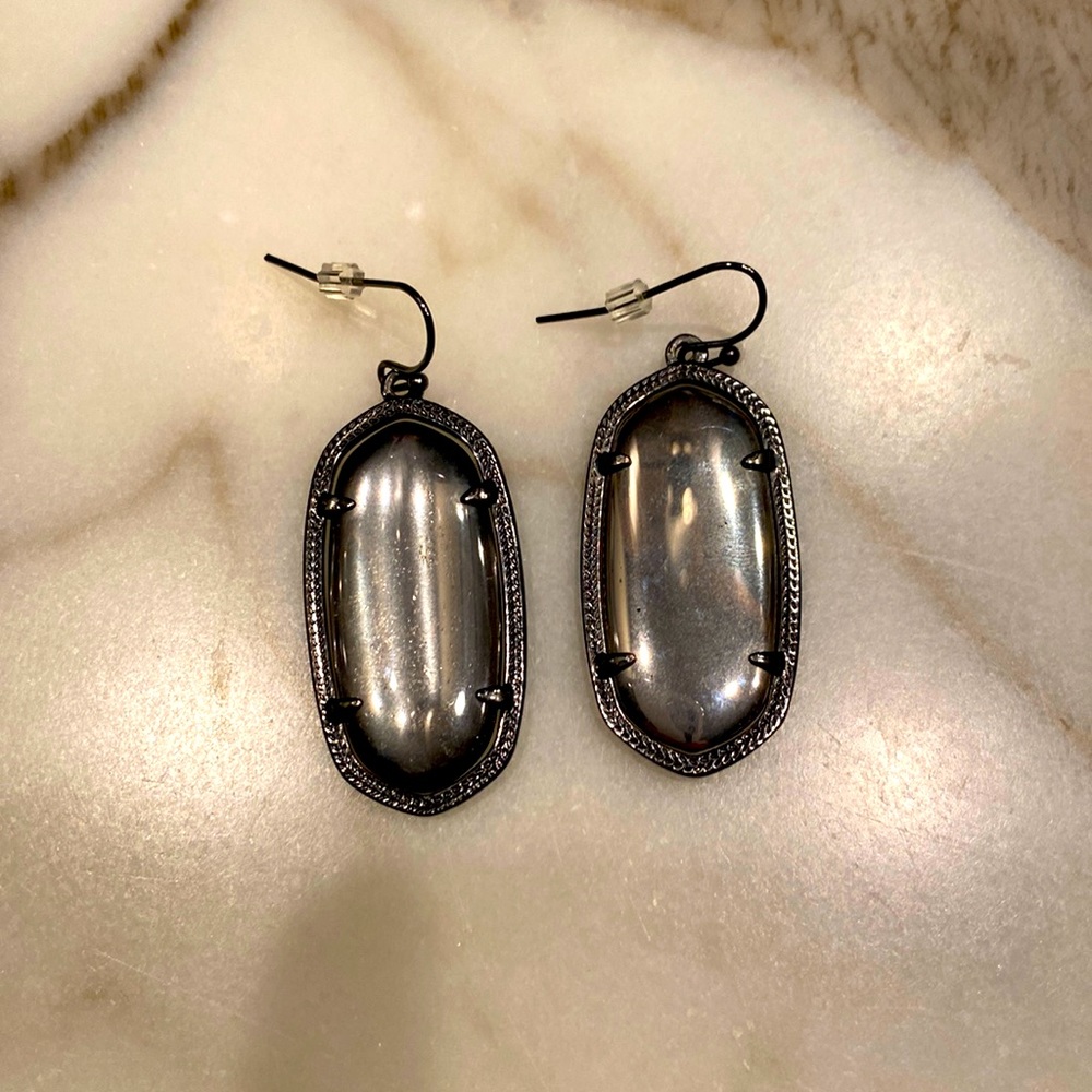 Kendra Scott Elle drop gray earings